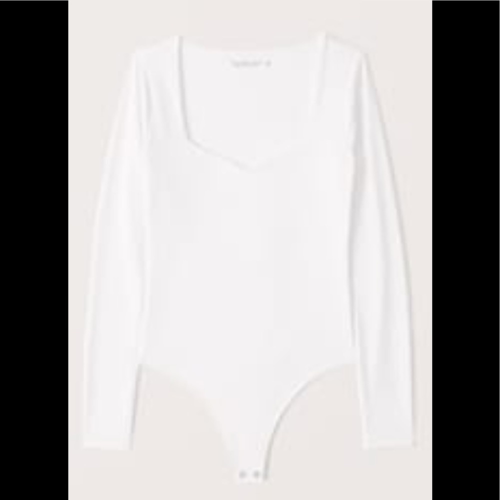 NWT-Long-Sleeve Double-Layered Seamless Fabric Sweetheart Bodysuit- WHITE- Med.